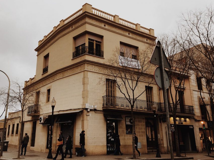 casa okupada del carrer gran de sant andreu / David García Mateu