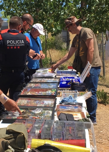 Agents-dels-Mossos-dEsquadra-interessats-pels-productes-DGM-2-358x500.jpg