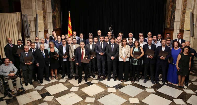 Fotografia de família amb tots els comerços premiats