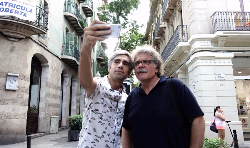 Joan Tardà es fa una selfie amb un seguidor / DGM