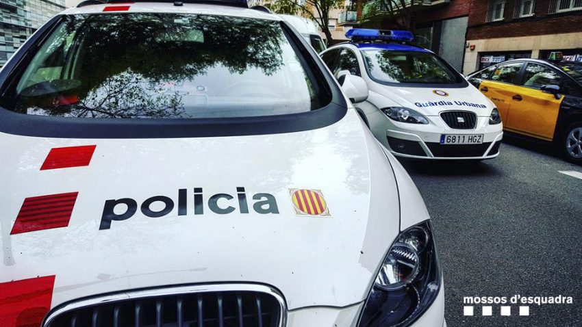 Els Mossos d'Esquadra han advertit als ocupants dels col·legis electorals que diumenge a les 6 hores hauran de marxar / MOSSOS D'ESQUADRA