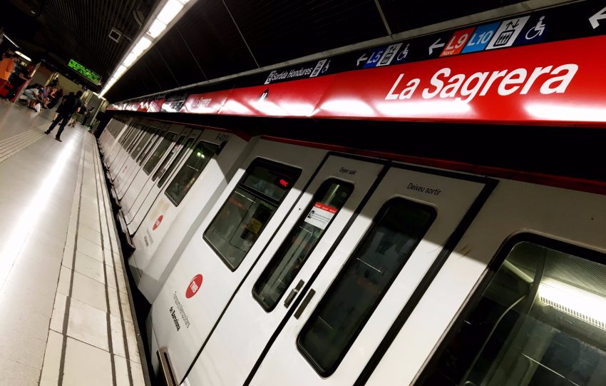 Un metro aturat a l'estació de La Sagrera / DGM