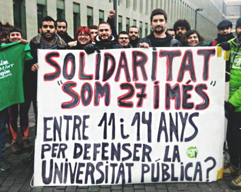 Posada en llibertat del veí de Sant Andreu a la Ciutat de la Justícia / @SOM27IMES