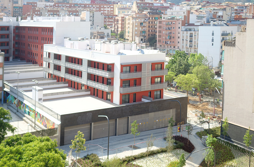 El bloc de pisos es troba envoltat pels jardins del PERI Lanzarote / DGM