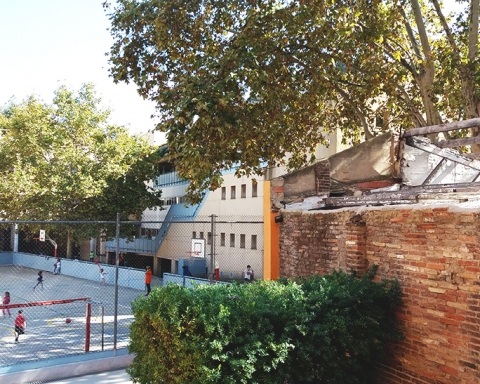 Mur escola mestre gibert expres de sant andreu