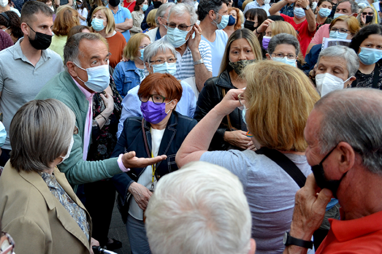 rebuig-porta-a-porta-expres-de-sant-andreu-2-750x500.jpg