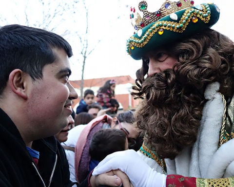 El Rei Gaspar dóna diversos consells a un jove / DGM
